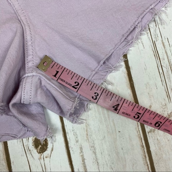Levi’s Premium Denim Ribcage Lavender Shorts Size 26 - Picture 12 of 15